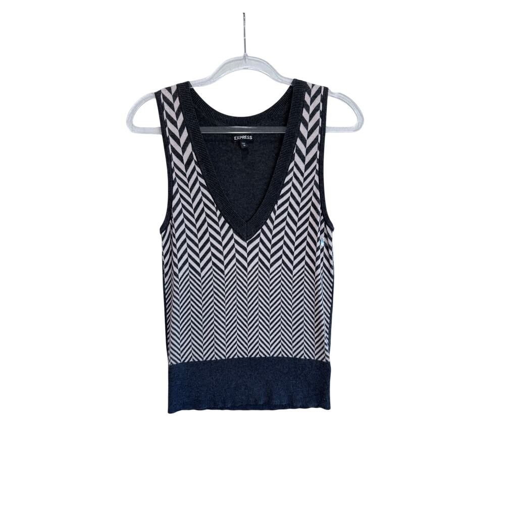 Express Black White Chevron Knit Sweater Tank Sleeveless V Neck Top M preppy